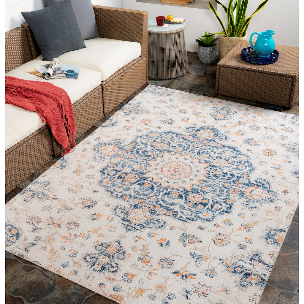 Livabliss Huntington Beach Traditional Indoor/Outdoor Area Rug