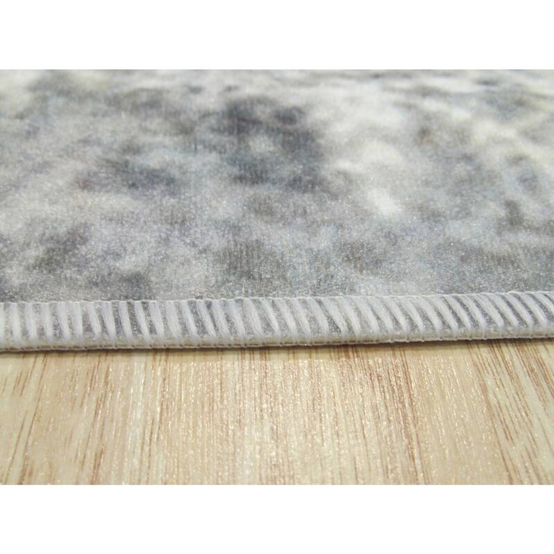 Gray Machine-Made Polyester Traditional Distressed Medallion Rug, 5'3 x 7'6 - Sleek durable rug with modern vintage appeal.