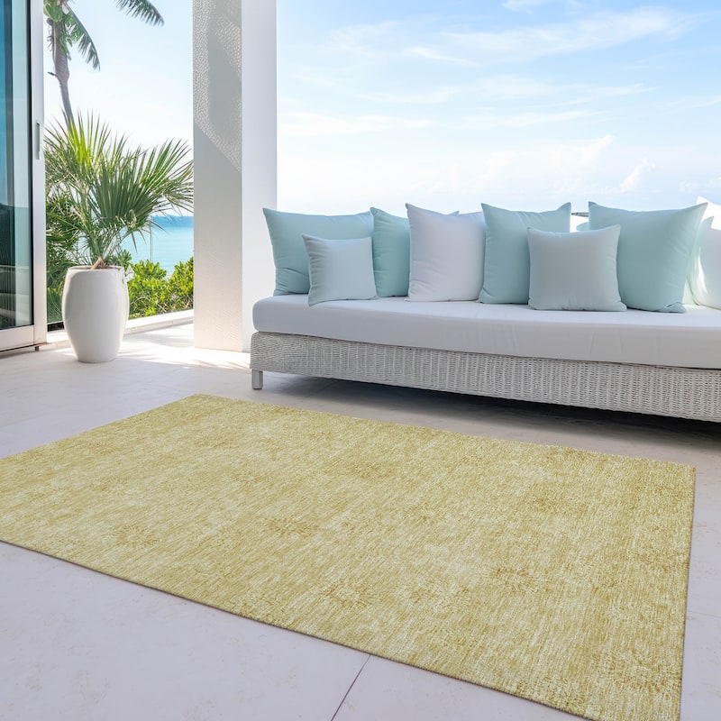 Machine Washable Indoor/ Outdoor Chantille Floral Burst Rug - Gold - 8' x 10'