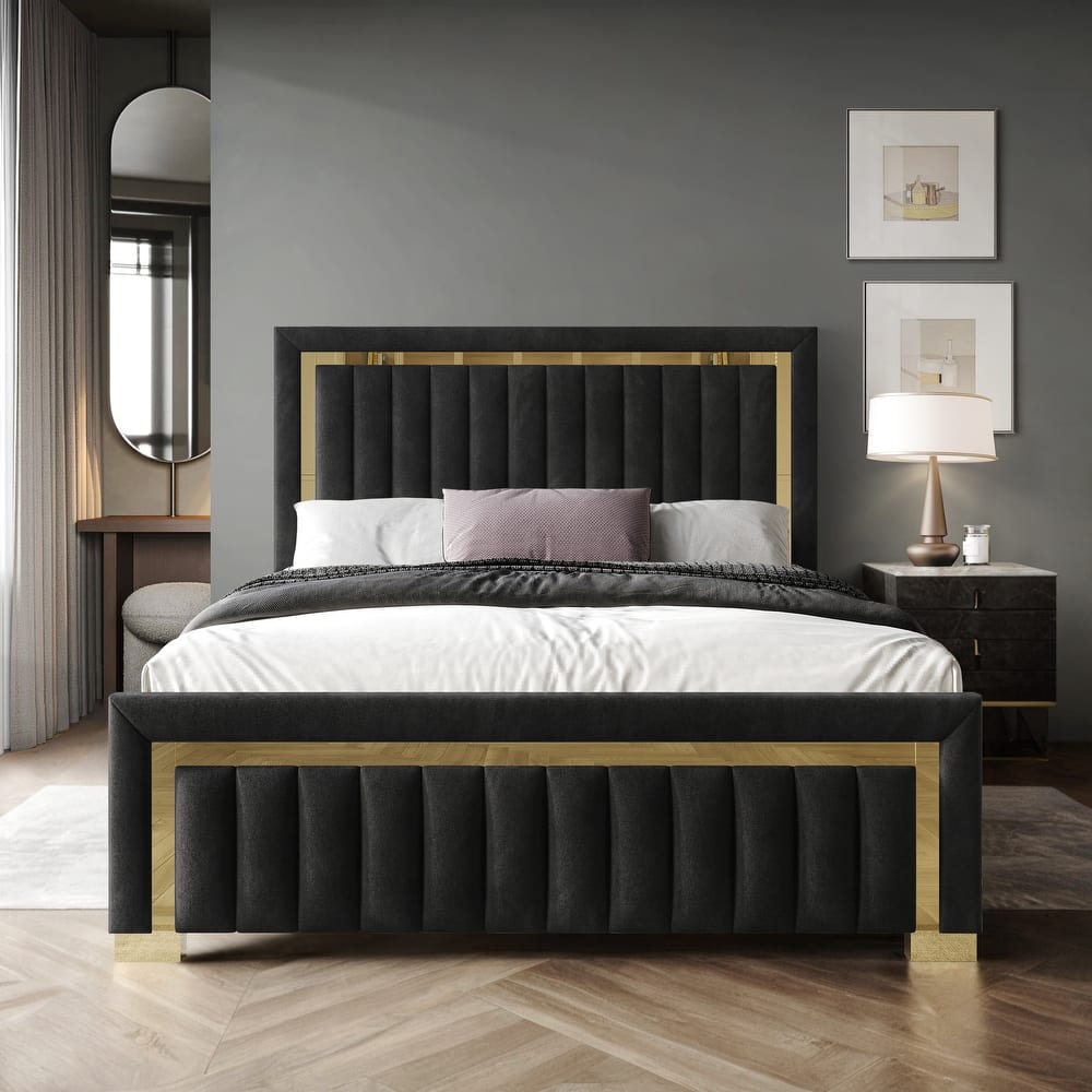 Clayfell Olathe Upholstered Panel Bed
