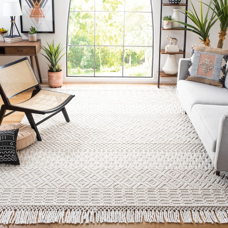 SAFAVIEH Handmade Casablanca Melise Rug - 11' x 15' - Ivory