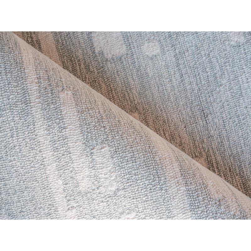 Exquisite Rugs Carmel Handmade Hand-tufted New Zealand Wool on Canvas Light Gray/Ivory Area Rug