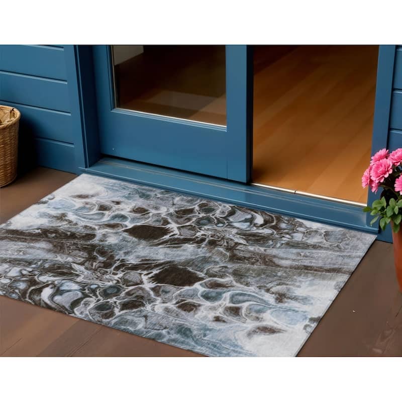HomeRoots Abstract Transitional Rectangle Outdoor Rug - 3' x 5'