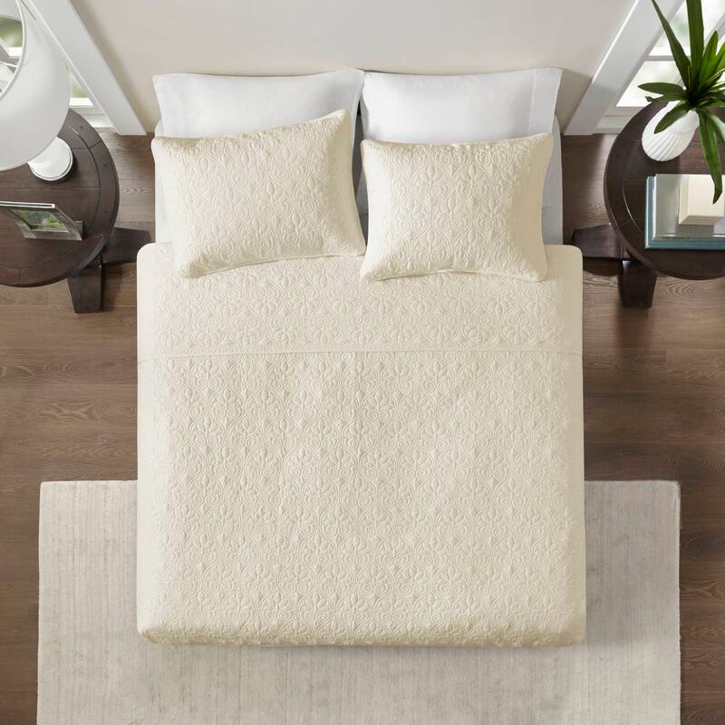 Madison Park Mansfield Reversible Quilt Set