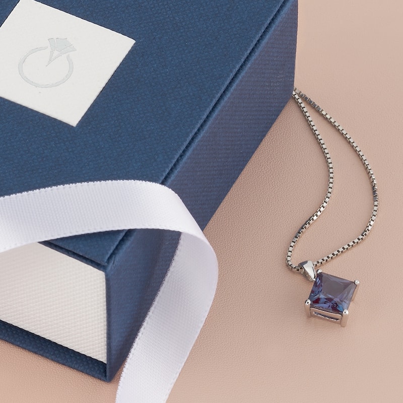 14k White Gold 3 ct Created Alexandrite Pendant Necklace