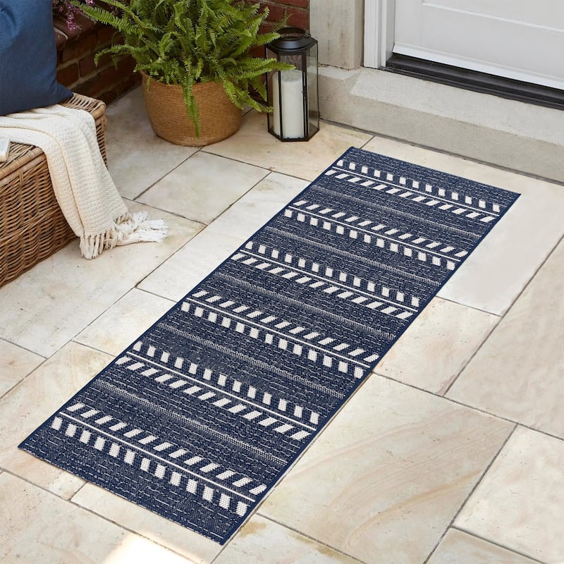 Gertmenian Solterra Modern Casual Lodge Weather Resistant Polypropylene Flatweave Indoor/ Outdoor Area Rug Collection - Vista Navy White - 2'2"x6'