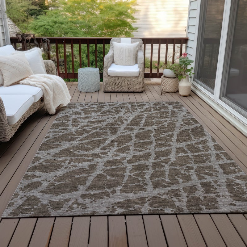 Machine Washable Indoor/ Outdoor Transitional Brown Crackle Chantille Rug