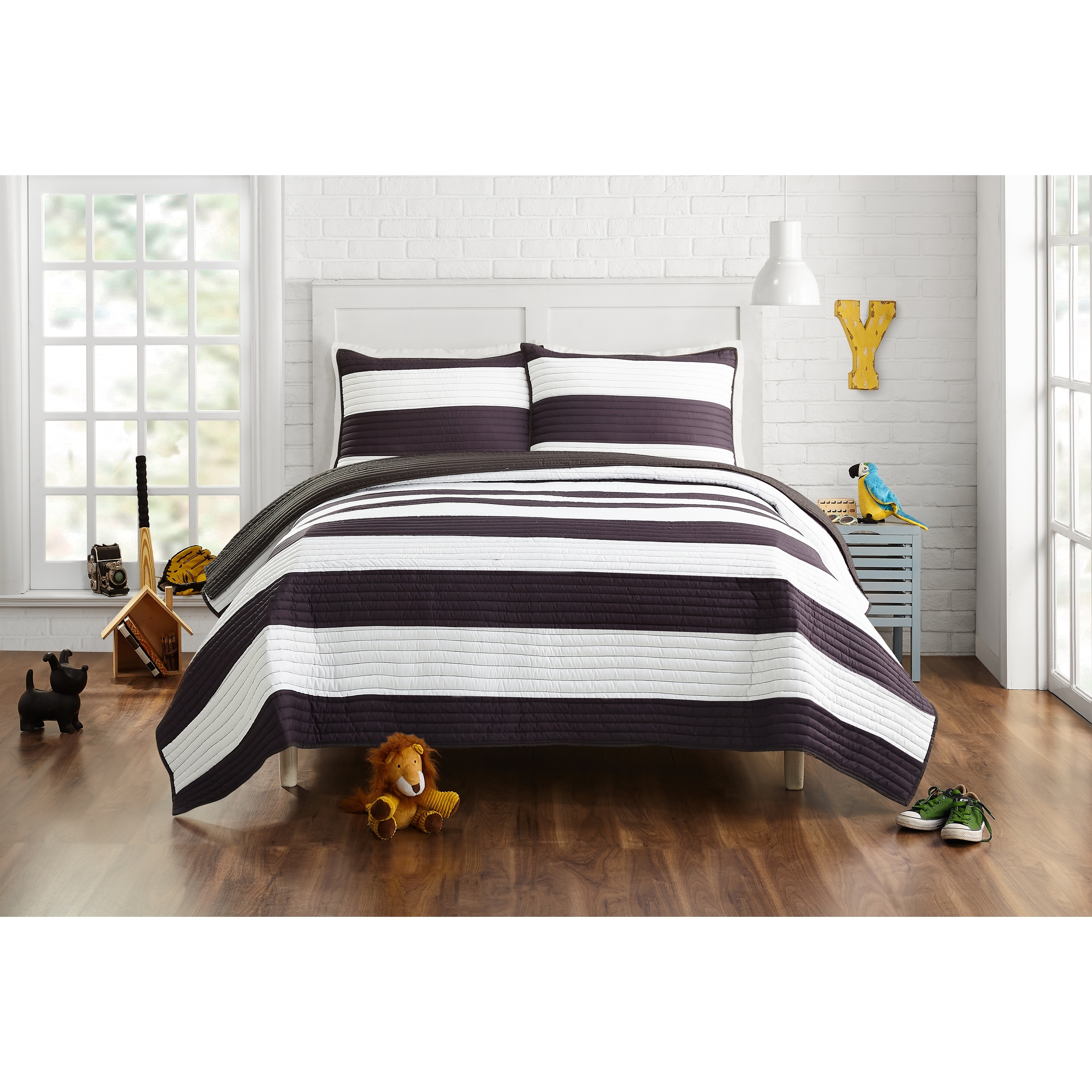 Lavelle Black/White Stripe Quilt Set