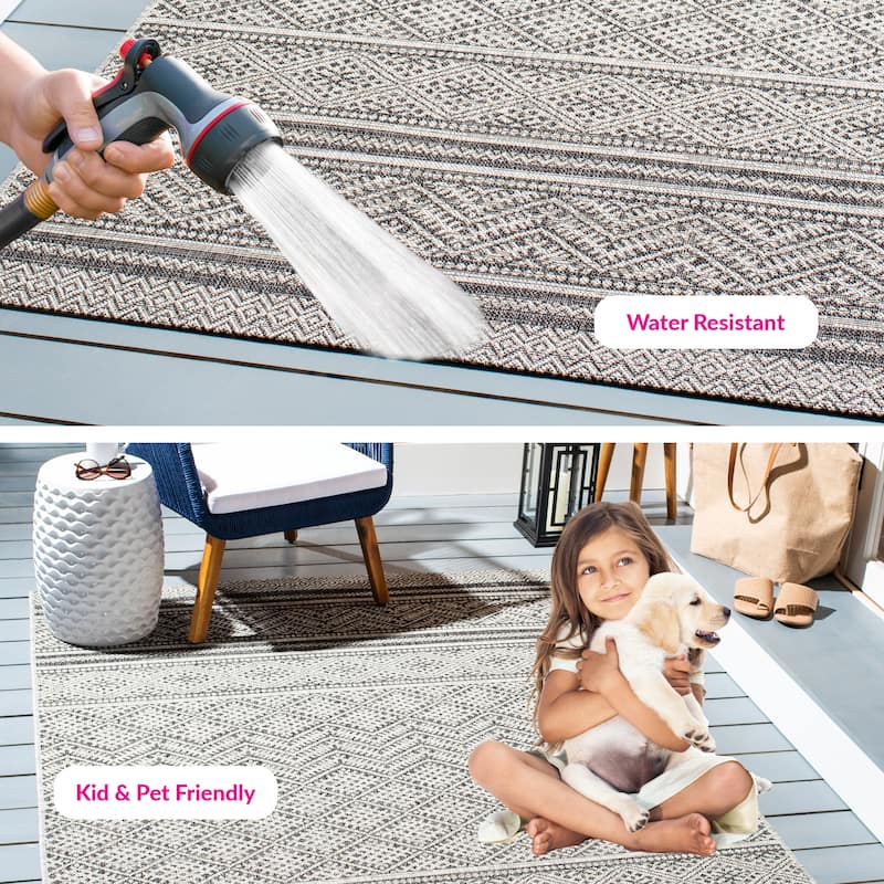 SAFAVIEH Courtyard Gunita Indoor/ Outdoor Waterproof Patio Backyard Rug