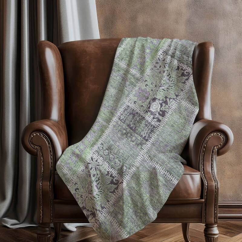Premium Machine Washable Traditional Patchwork Sherpa Throw Blanket