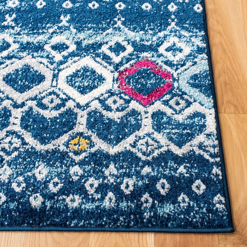 SAFAVIEH Amsterdam Bridget Moroccan Boho Rug