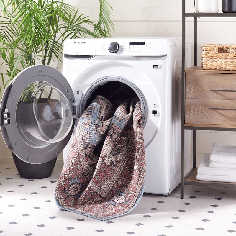 SAFAVIEH Riviera Machine Washable Vannie Slip Resistant Oriental Rug