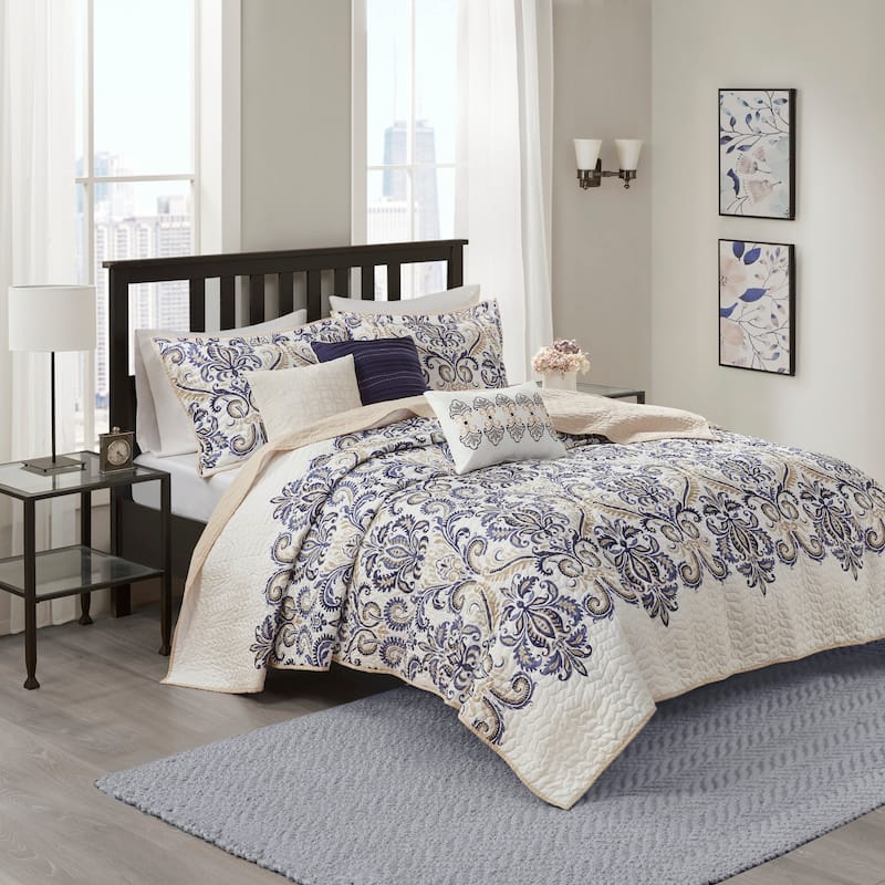 Madison Park Cardiff 6 Piece Reversible Quilt Set with Throw Pillows