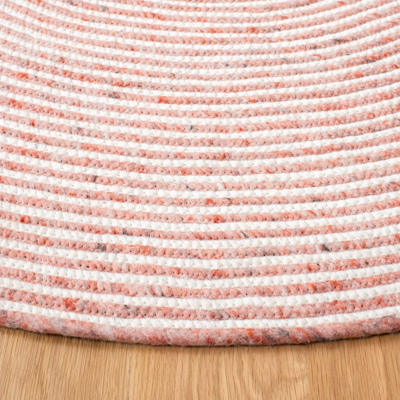 SAFAVIEH, Handmade Braided Bahrie Wool Rug
