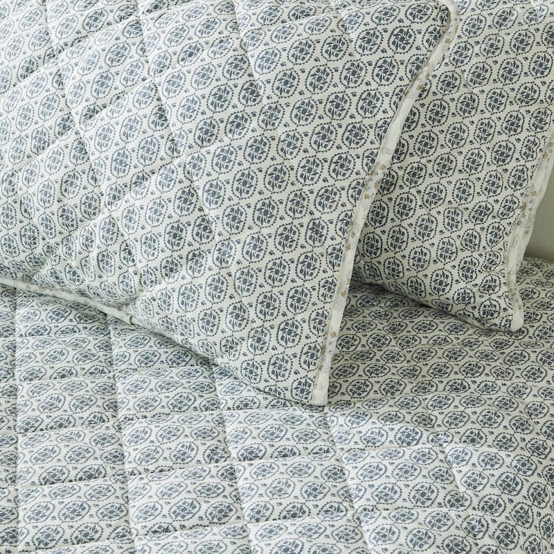 Patina Vie Maison Vintage Floral Printed Quilt Set with Shams