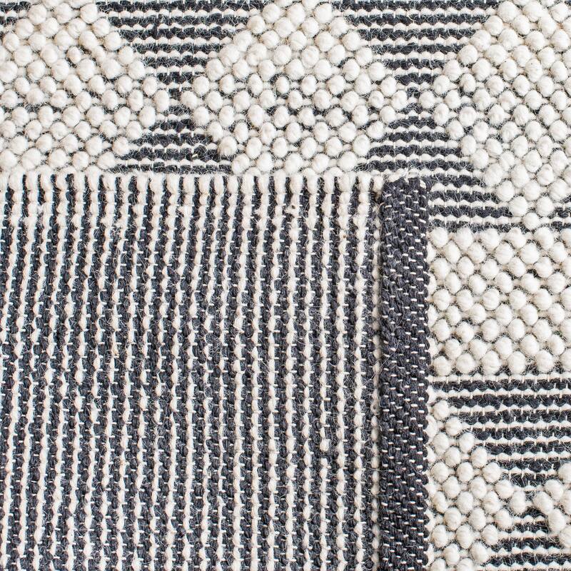 SAFAVIEH Handmade Natura Atixhe Moroccan Wool Rug