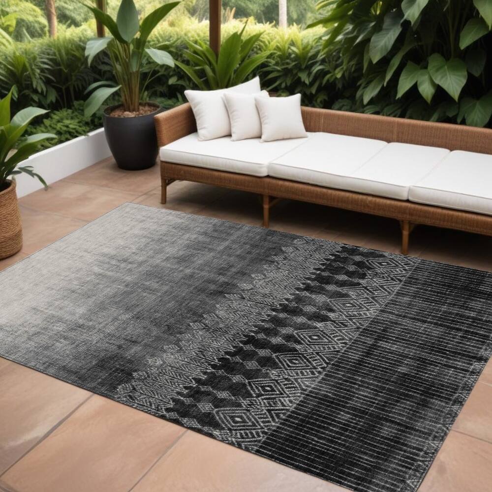 HomeRoots Ombre Transitional Rectangle Outdoor Rug