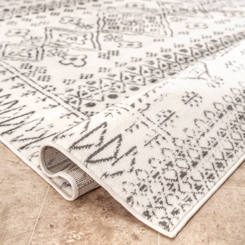 Nuloom Transitional Moroccan Frances Area Rug