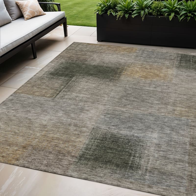 HomeRoots Abstract Transitional Rectangle Outdoor Rug - 5' X 8'