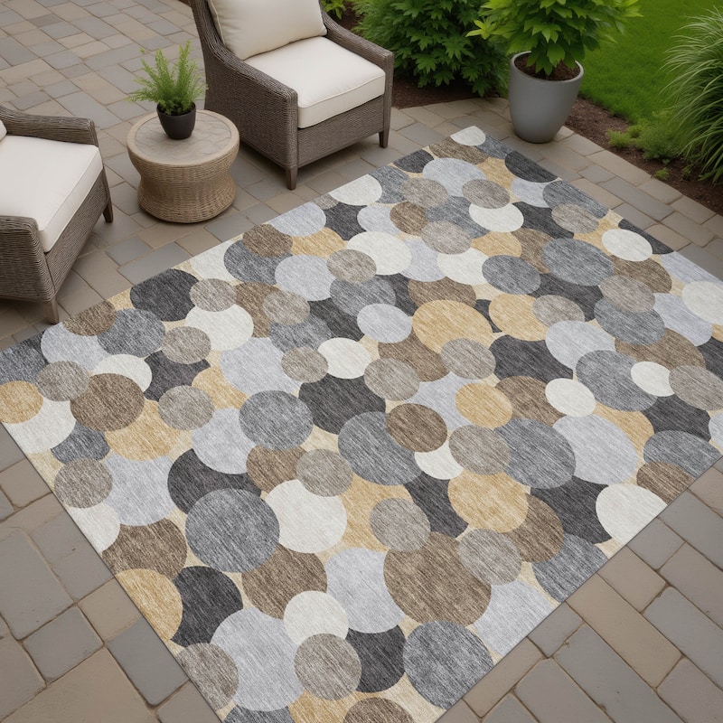 Machine Washable Indoor/ Outdoor Mucho Bubbles Chantille Rug
