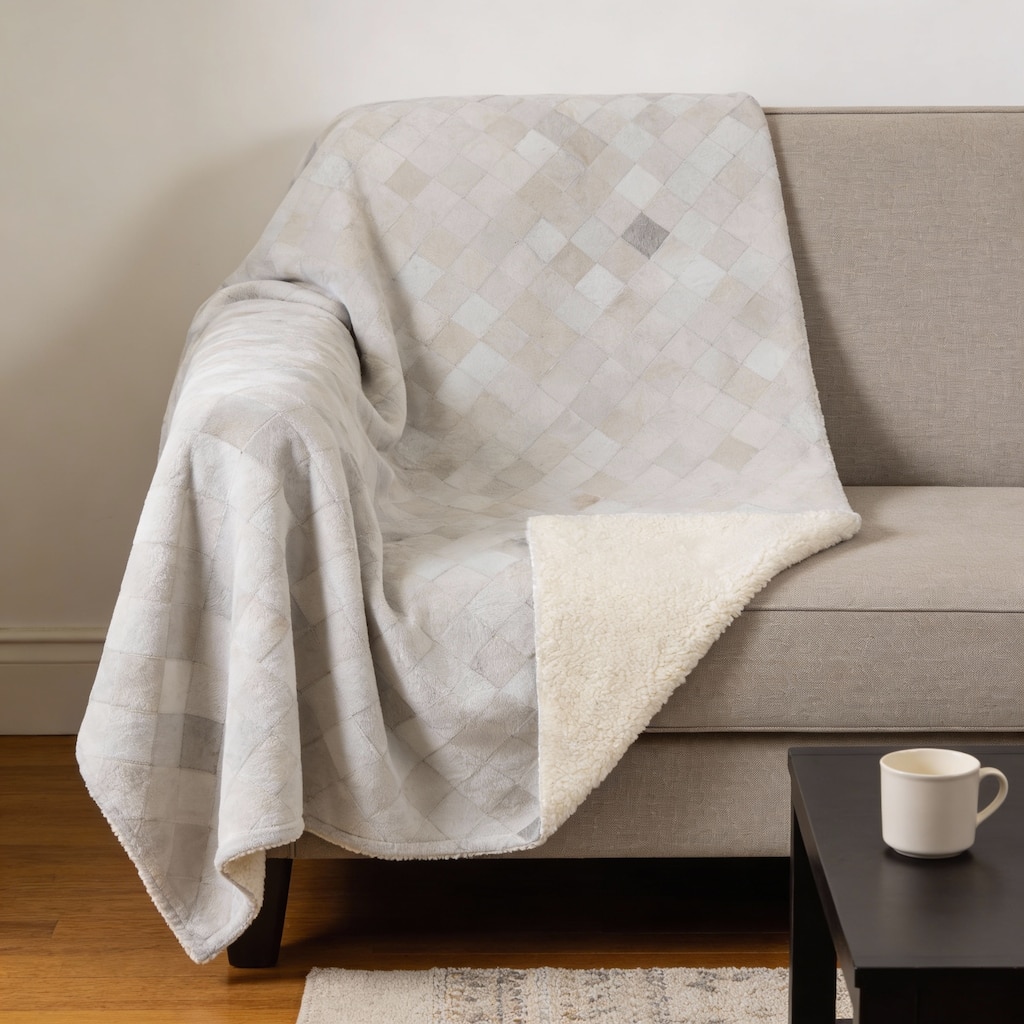 HomeRoots 50" X 70" Ivory And Beige Geometric Microfiber Plush Throw Blanket