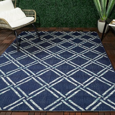 Sommer Trellis Indoor/Outdoor Area Rug