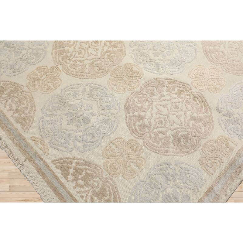 6'x9'4" Ivory Wool Transitional Medallion Hand Knotted Oriental Rug - 6' x 9' 4''