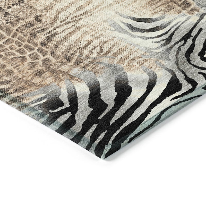 Machine Washable Indoor/ Outdoor Modern Animal Print Chantille Rug