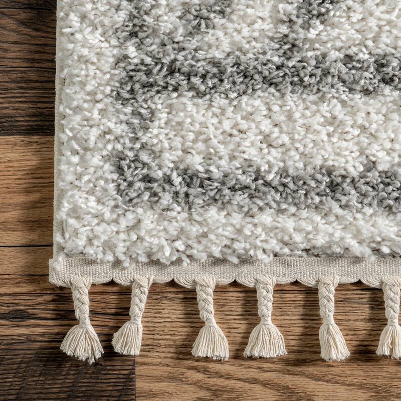 Nuloom Mackie Moroccan Tasseled Shag Area Rug