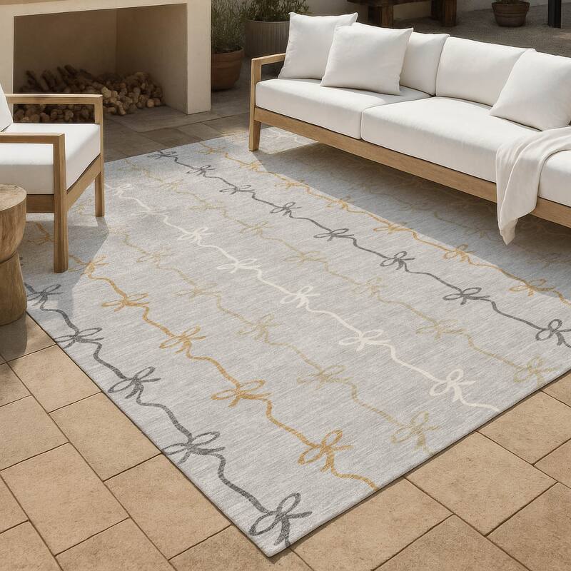 Machine Washable Indoor/ Outdoor Modern Bow Stripe Chantille Rug - Silver - 3' x 5'