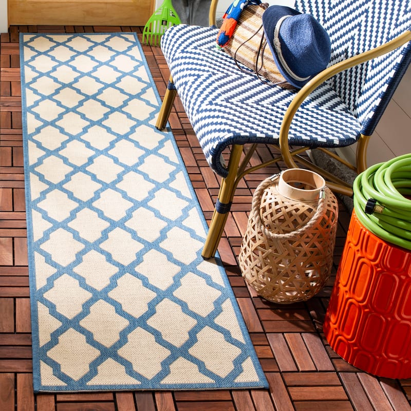SAFAVIEH Beach House Petrona Indoor/ Outdoor Waterproof Patio Backyard Rug