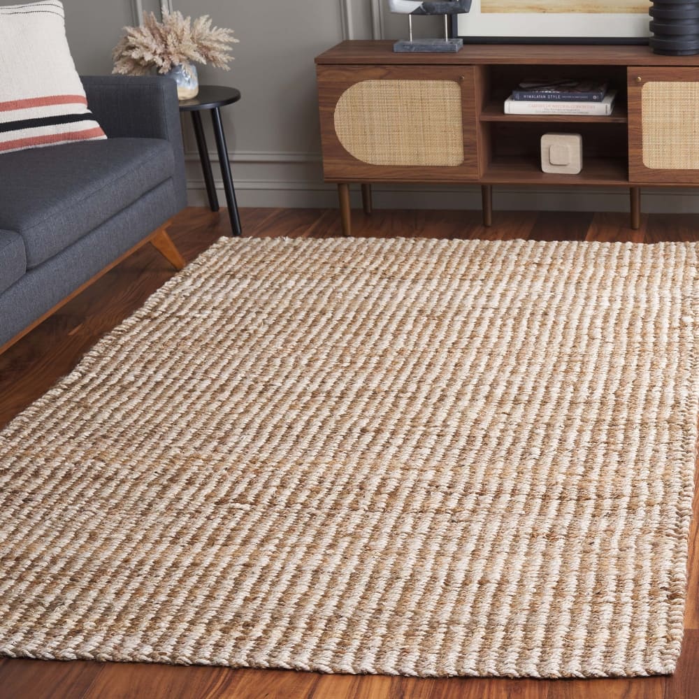 SAFAVIEH Handmade Natural Fiber Yuridia Jute Rug