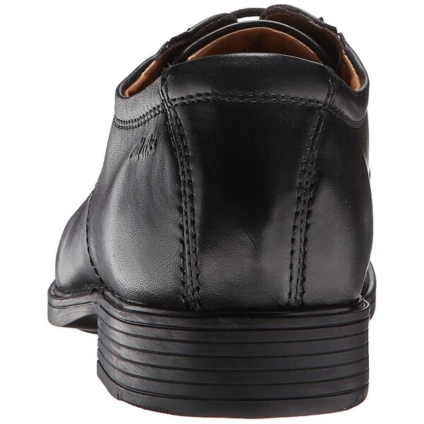 clarks men's tilden walk derbys