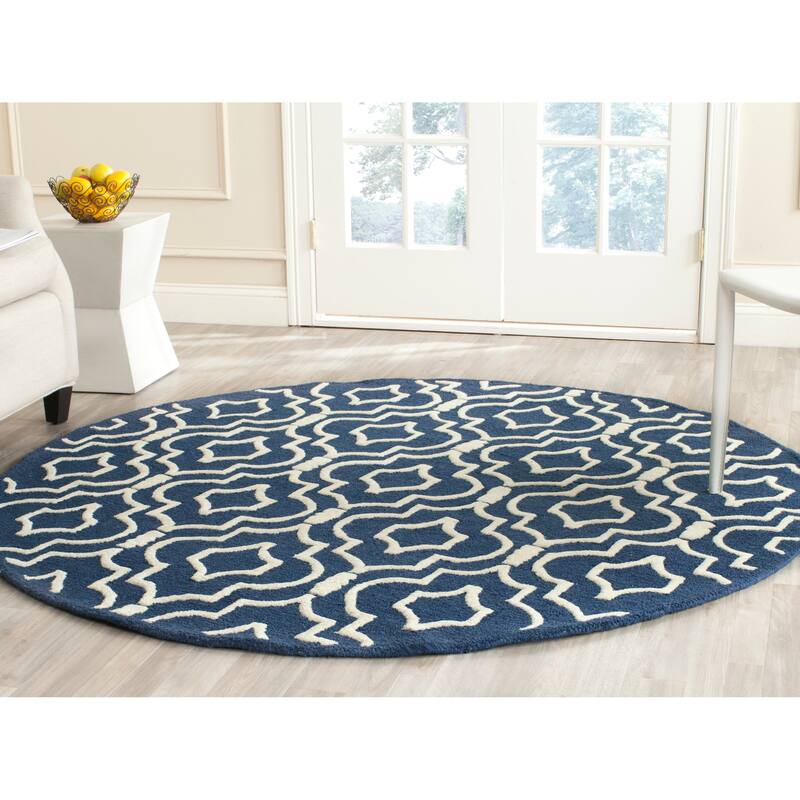 SAFAVIEH Handmade Cambridge Smaragda Modern Wool Rug - 6' Round - Navy Blue/Ivory