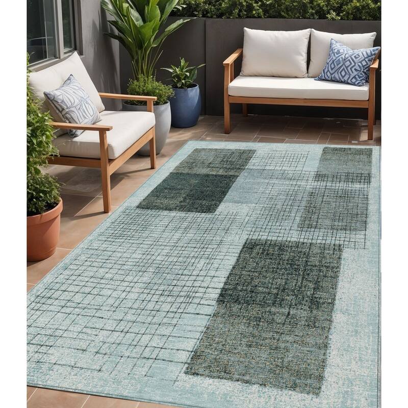HomeRoots Geometric Transitional Rectangle Outdoor Rug - 5' X 8'