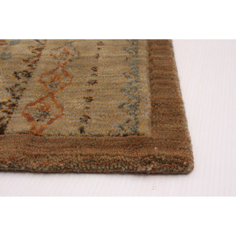 ECARPETGALLERY Machine Woven Kyra Tan Wool Rug - 5'6 x 7'3
