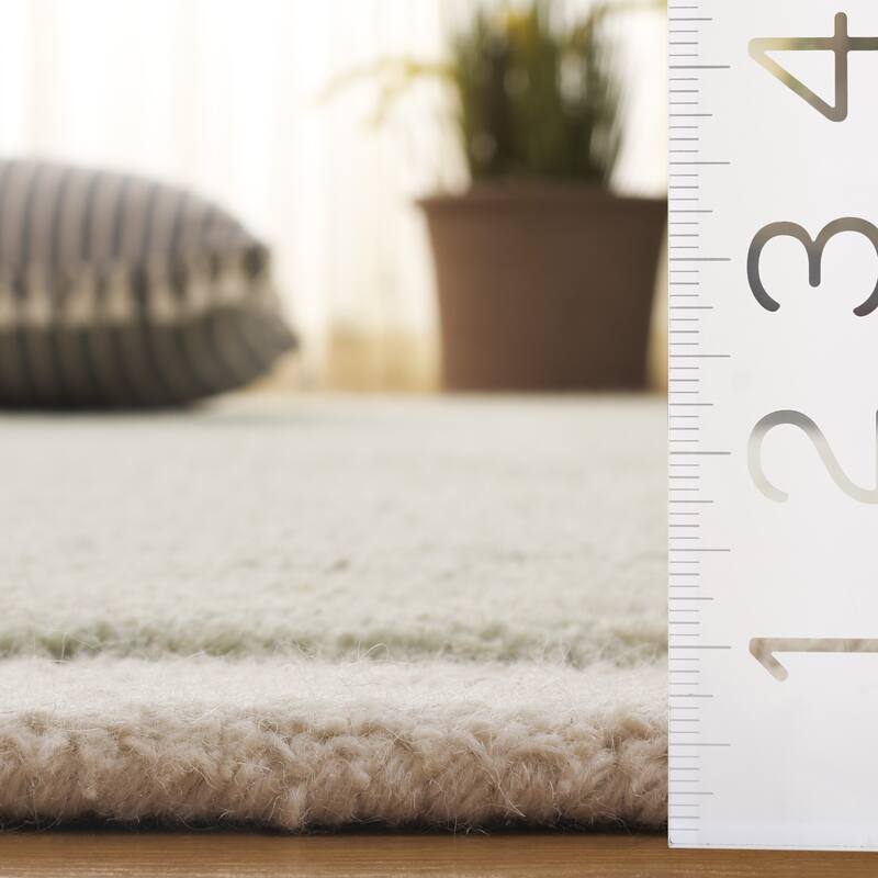 SAFAVIEH Handmade Metro Kleanthi Border Wool Rug