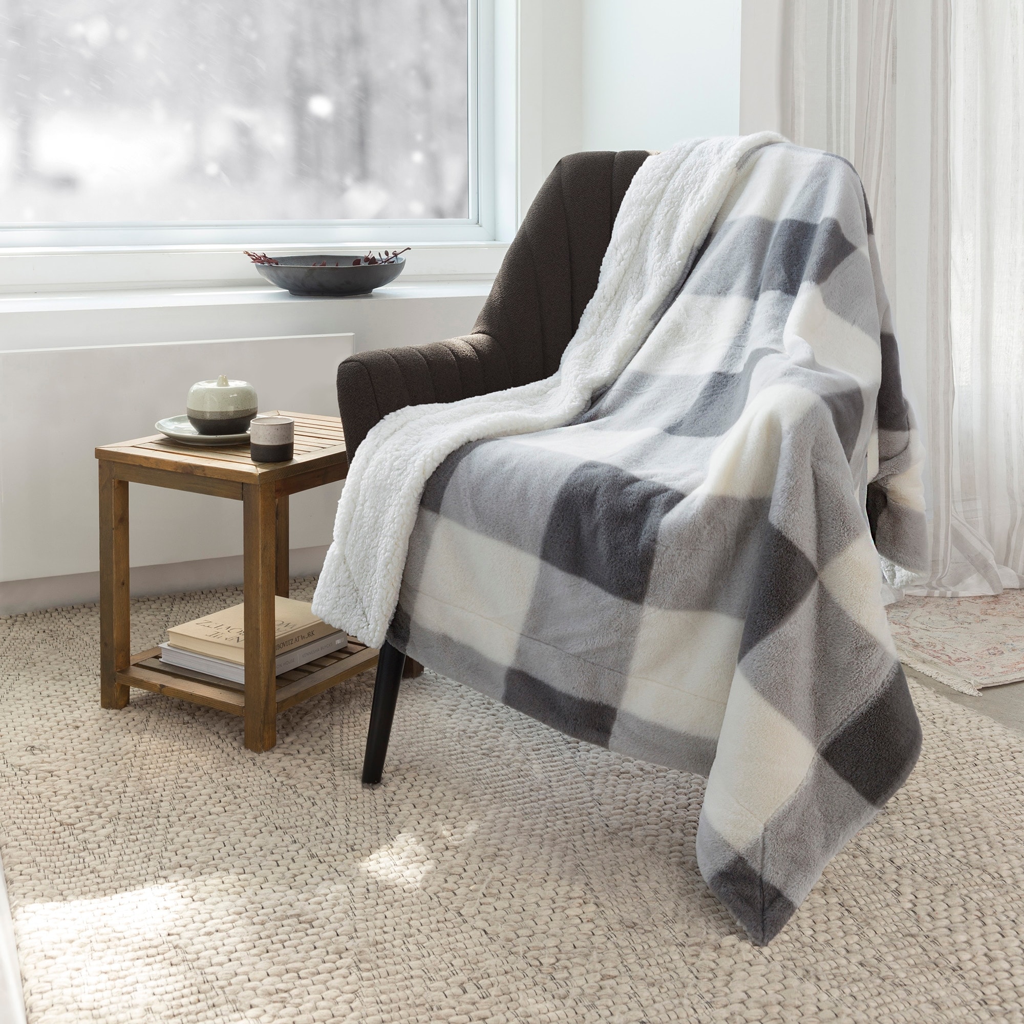 Grey outlet check blanket