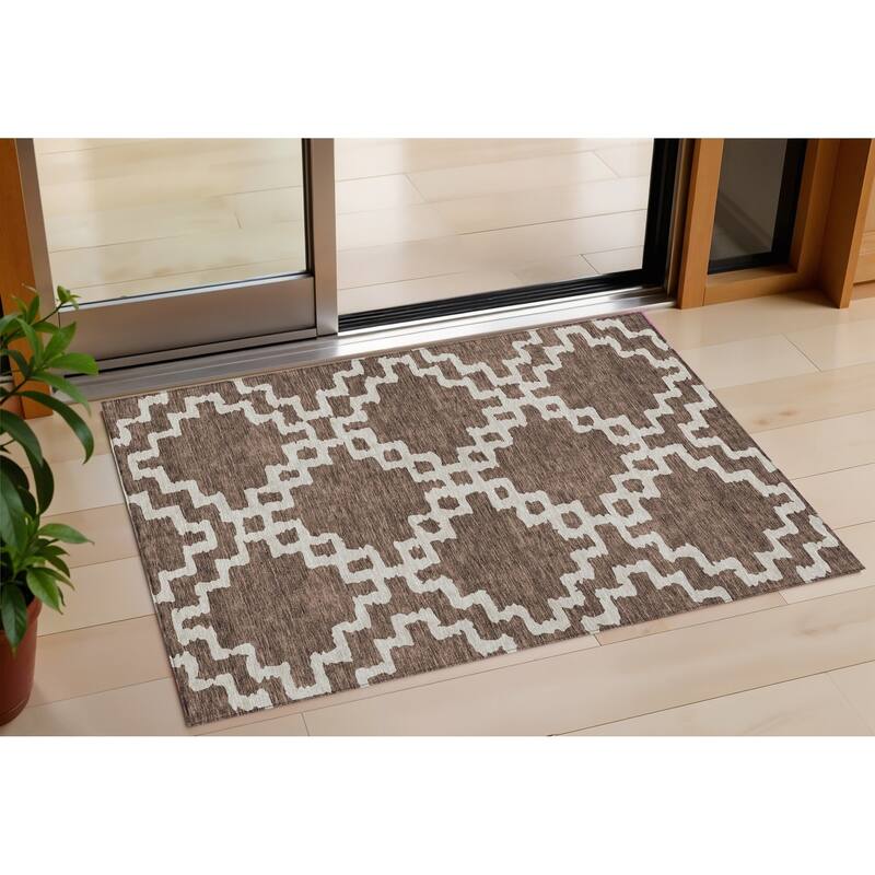 HomeRoots Geometric Transitional Rectangle Outdoor Rug - 3' x 5'