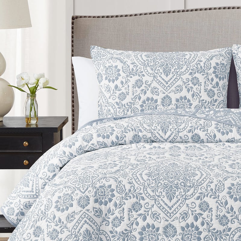 CEDAR COURT Deena Blue Soft Matelasse Jacquard Quilt Set