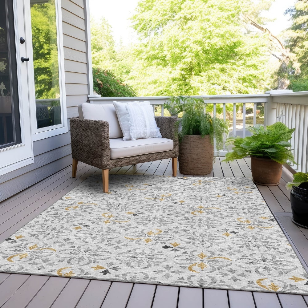 Machine Washable Indoor/ Outdoor Chantille Traditional Medallion Rug