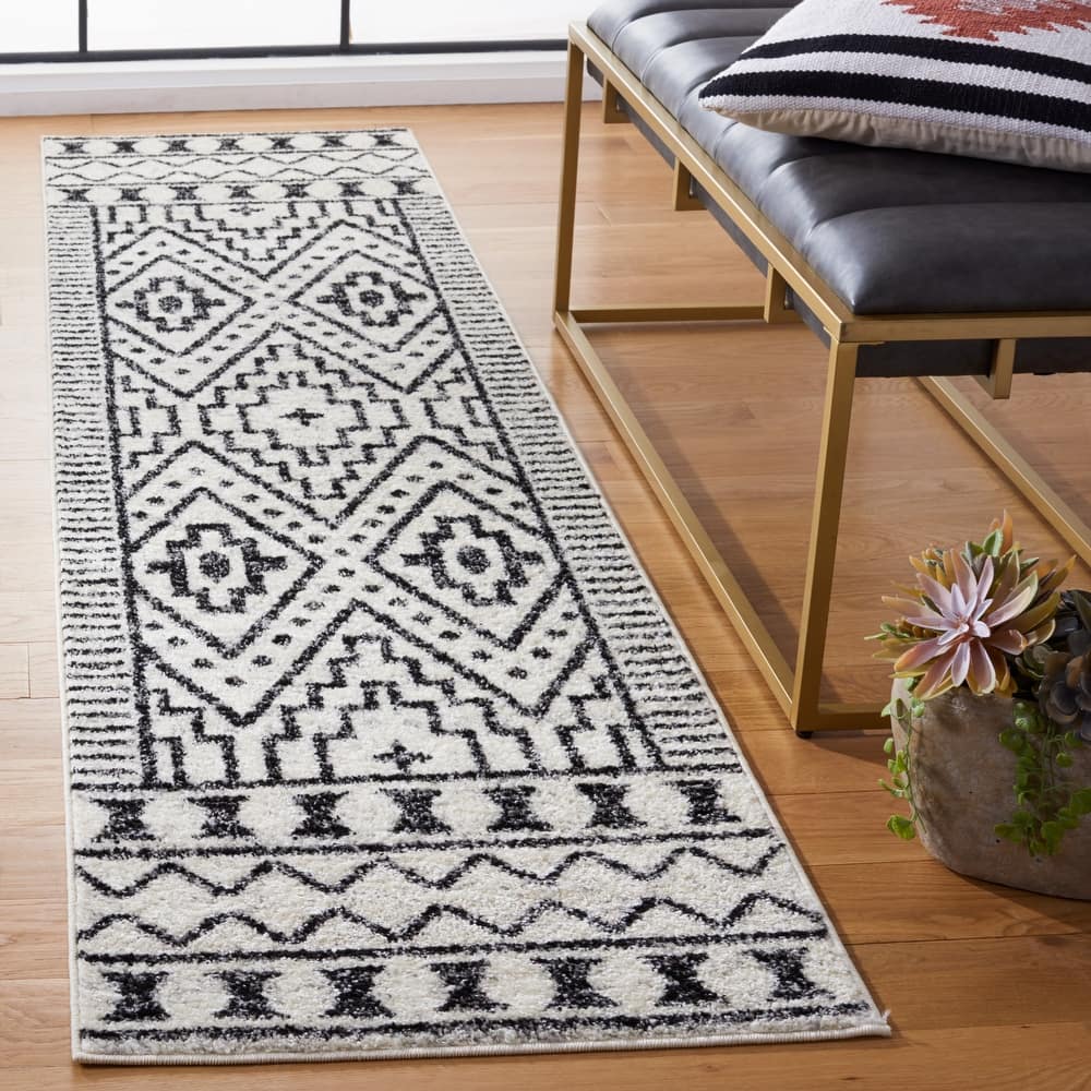 SAFAVIEH Tulum Nan Moroccan Boho Rug