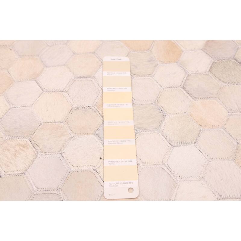 ECARPETGALLERY Handmade Cowhide Patchwork Ivory Leather Rug - 7' x 7'