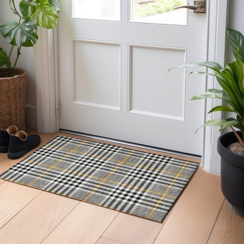Machine Washable Indoor/ Outdoor Plaid Chantille Rug