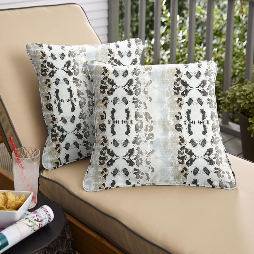 Sorra Home Ombre Animal Indoor/Outdoor Corded Square Pillows (Set of 2)