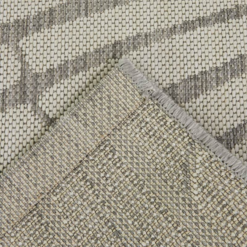 Gaden Coastal Shell Indoor/Outdoor Area Rug