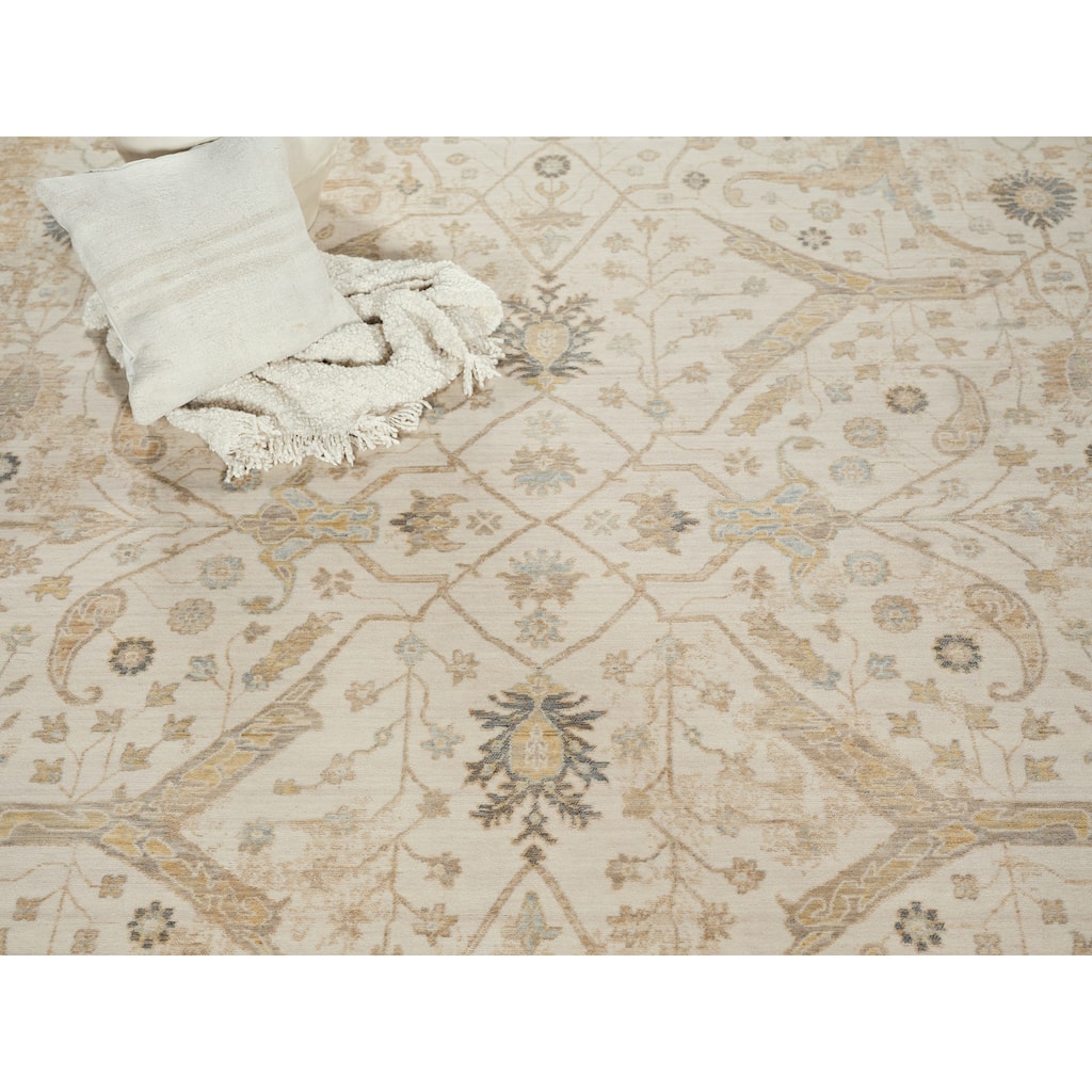 Artisan Handmade Wool/Nylon in Ivory Area Rug