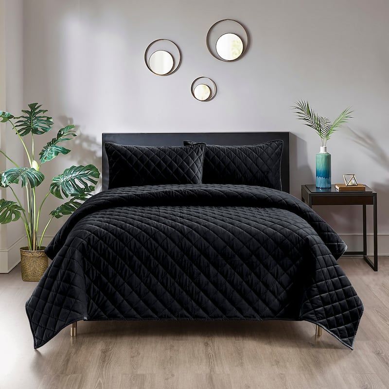 Pointehaven Heavy-Weight Oversized Diamond Design Velvet Quilt Sets - Black - Twin - Twin XL