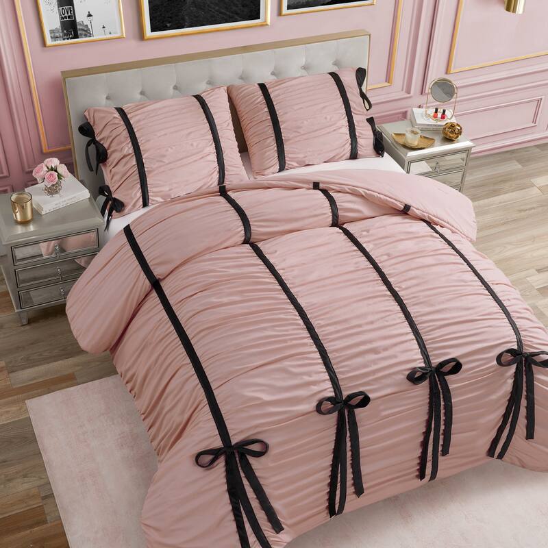 Juicy Couture Amelie Bows Ruched Comforter Sets