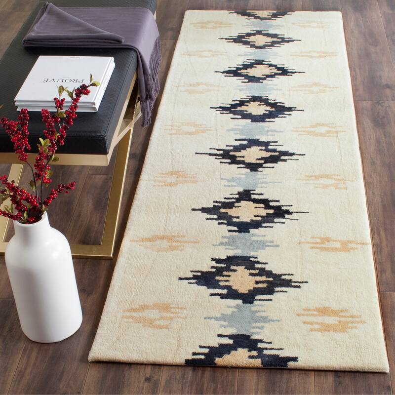 SAFAVIEH Handmade Soho Ashlyn Boho Western N.Z. Wool/ Viscose - 2' 6" x 8' - Ivory/Dark Grey - Runner